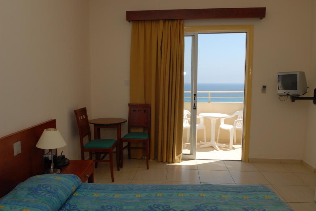 Iris Beach Hotel Protaras Room photo